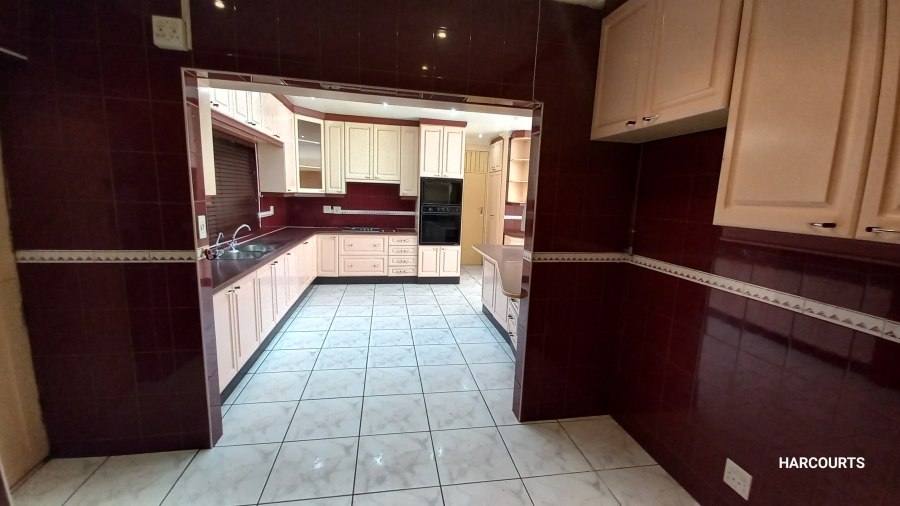 To Let 4 Bedroom Property for Rent in Gatesville Western Cape